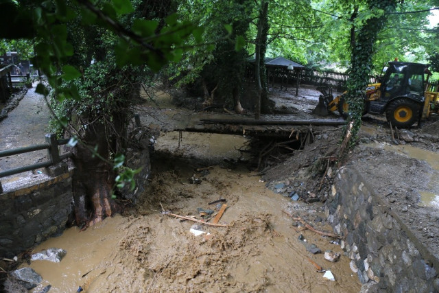 Büyükşehir’den Afet Bölgesinde Seferberlik