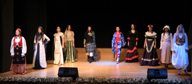 Kültürlü Çocuklar Sahnede Büyüledi…