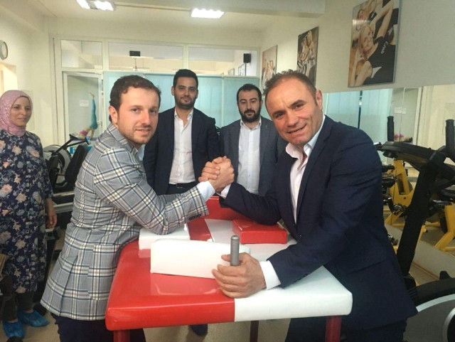 AK Parti Milletvekili Adayı Ahmet Kılıç, Seçim Kampanyasını Gece Gündüz Sürdürüyor