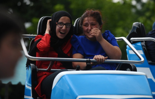 Bayram Harçlıklarını Toplayan Çocuklar Lunaparkta Gönüllerince Eğlendi