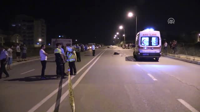 Otomobille Çarpışan Motosikletteki İki Genç Öldü