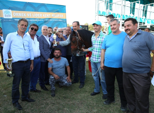 Bursa’da Rahvan At Yarışları Heyecanı