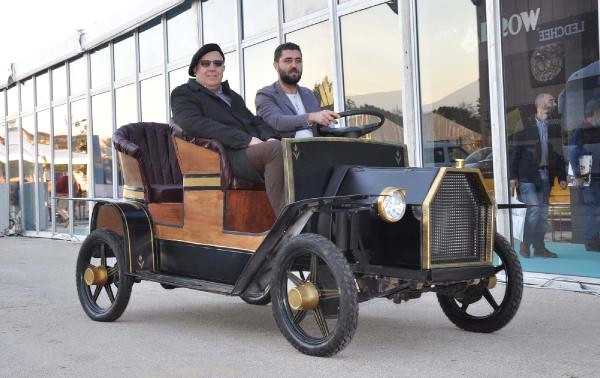 İnegöllü Sanayici Elektrikli Yerli Araç Üretti