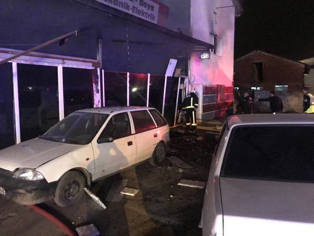 Oto Tamircide Patlama: 3 Yaralı