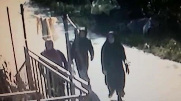 Evlerin Kapılarına Gelip, Paspas ve Çiçeklik Altında Anahtar Aradılar