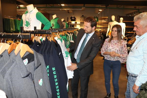 Milletvekili Kılıç, Taraftarı Lisanslı Ürün Kullanmaya Davet Etti