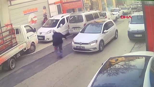 Bursa Otomobille Köpeği Ezen Sürücü, Arkasına Bakmadan Kaçtı