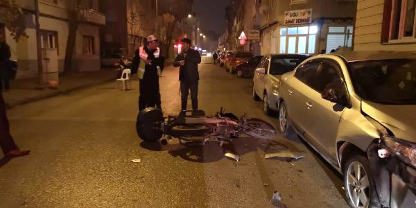 Kazada Yaralanan Kişiye İlk Müdahaleyi Kahvehanedekiler Yaptı