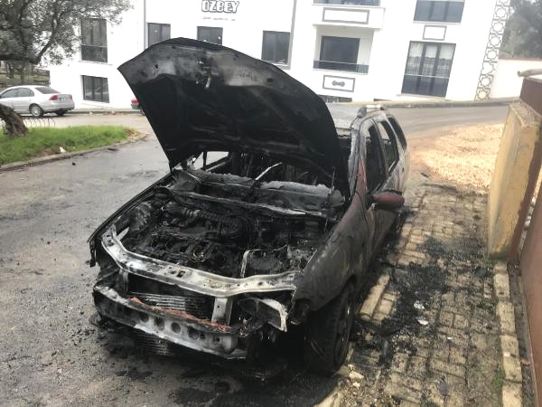 Park Halindeki Lpg’li Otomobil Yandı