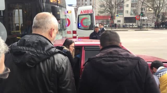 Bursa’da Can Pazarı…otomobil, Yolcu Otobüsüyle Kafa Kafaya Çarpıştı