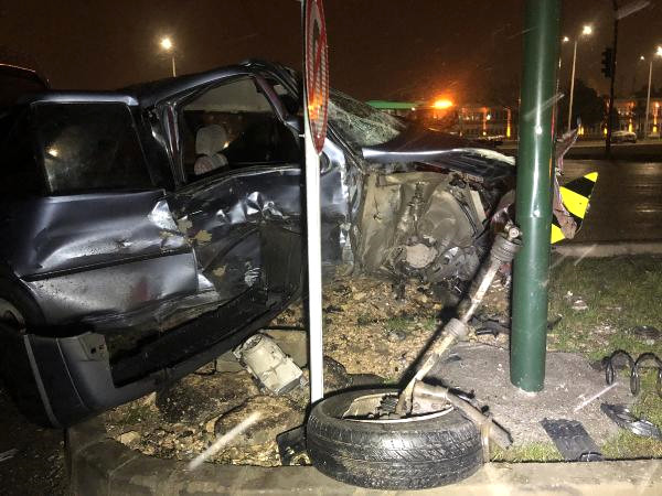 Kırmızı Işıkta Durmayan Otomobil Dehşet Saçtı