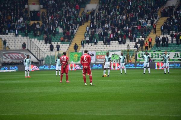 İki Ankaragücü Taraftarı, Bursaspor – Demir Grup Sivasspor Maçında Anıldı