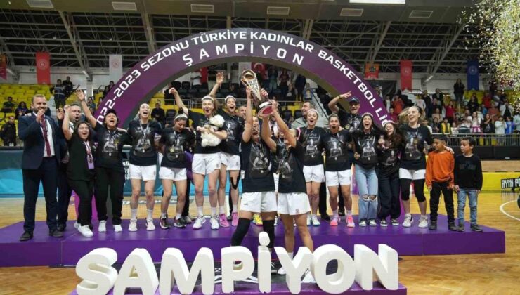Tarsus Belediyesi Bayan Basketbol Ekibi şampiyon oldu
