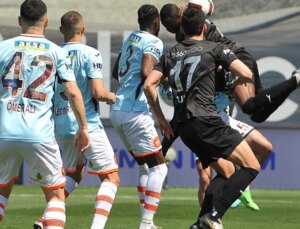 Ç.Rizespor-Başakşehir maçı olası birinci 11’ler! Rizespor-Başakşehir maçının birinci 11’i belirli oldu mu?
