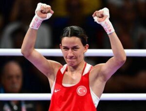 Ulusal boksör Hatice Akbaş Paris Olimpiyat Oyunları’nda gümüş madalya kazandı