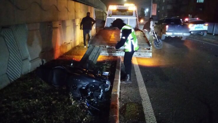 İnegöl’de Motosiklet Kazası: Şoför Ağır Yaralandı