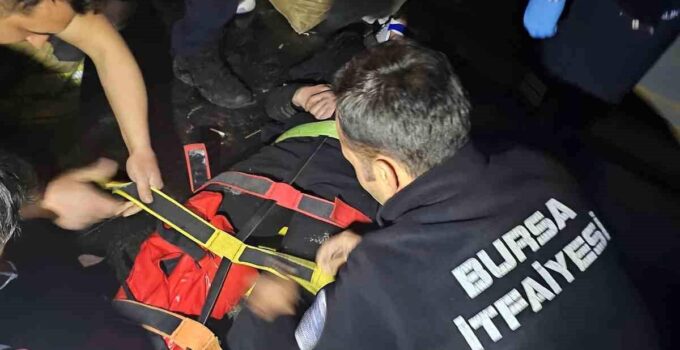 Bursa’da asansör boşluğuna düşen 17 yaşındaki genç ağır yaralandı