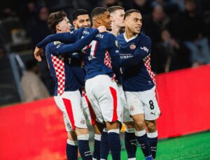 PSV, Hollanda Ligi’nde üst üste 3. kere şampiyon