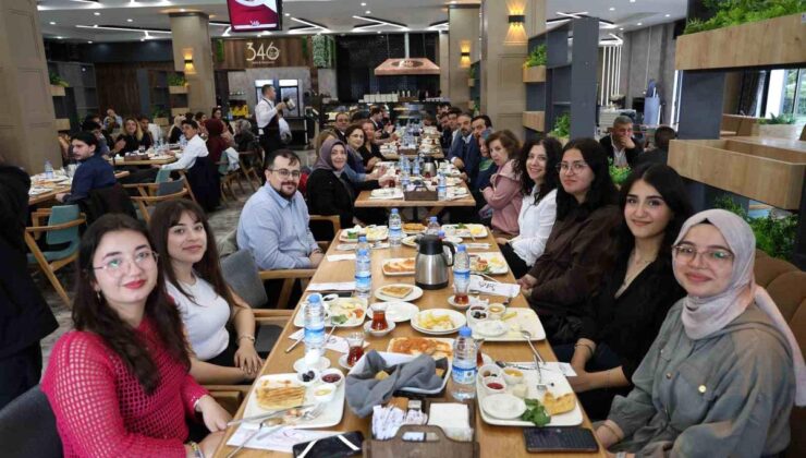 Sivas’ta eczacılar Eczacılık Günü’nde bir ortaya geldi,