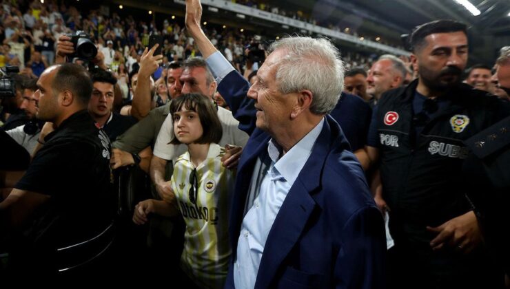Aziz Yıldırım’ın duygusal anları! O tezahüratı duyunca anında eşlik etti