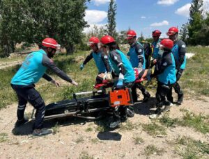 Niğde UMKE işçisi medikal kurtarma uygulamaları eğitimini tamamladı