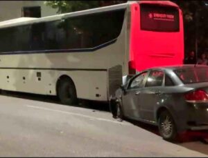Alkollü şoför evvel duvara sonra otobüse çarptı: 2 ağır yaralı