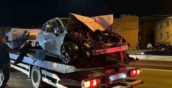 Araba servise çarptı: 6 yaralı