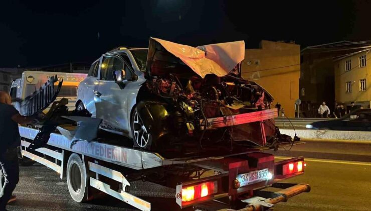 Araba servise çarptı: 6 yaralı