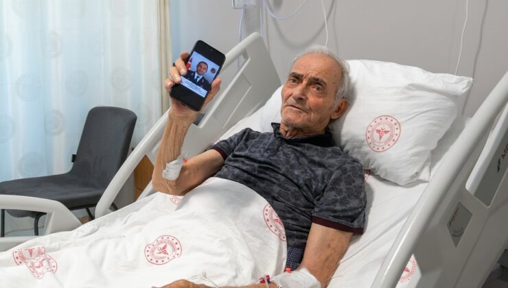 Şehit babasına kapalı yöntemle kalp kapağı değişimi
