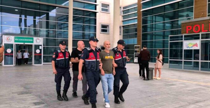Ünlü direktör Ezel Akay ve kardeşi adliyeye sevk edildi